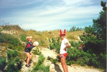 Palangoje su vaikaičiu, 1998